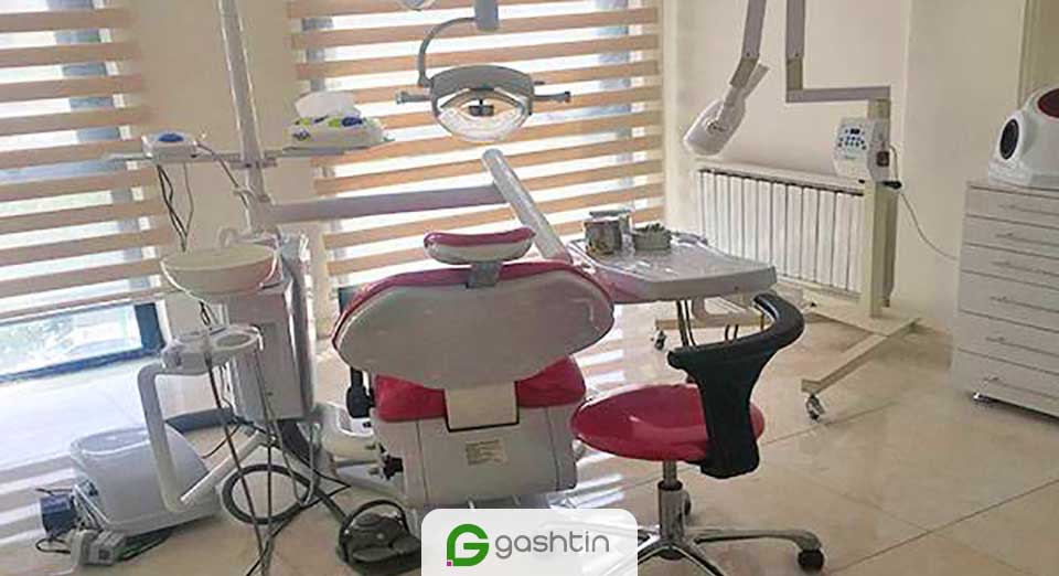 جرمگیری در کلینیک دندانپزشکی دکتر تراشی
